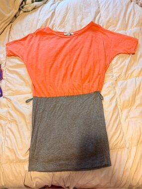 Forever 21 Coral Tee with Crew Neck